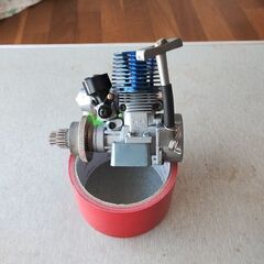 信頼のツインスター。タミヤFS-12 2ストロークリコイルスターター付きエンジンの画像