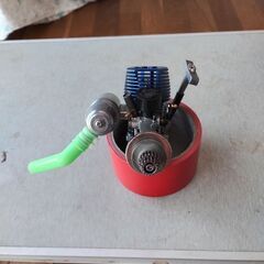 信頼のツインスター。タミヤFS-12 2ストロークリコイルスターター付きエンジンの画像