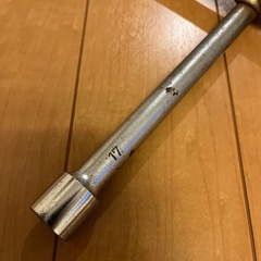 十字レンチの画像