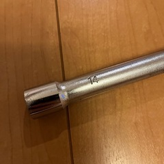 十字レンチの画像