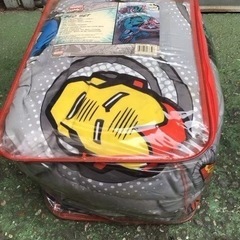 【大阪桃谷】新品未使用アメリカ輸入品。ヒーローブランケット180cm布団カバー2セット【倉庫処分で破格でお譲り致します】他も出品しています。の画像