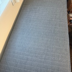 【受け渡し予定者決定】ハイアール冷蔵庫＆IKEA 脚付きマットレス セミシングル ０円の画像