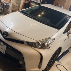 リースアップ車　後期プリウスα の画像