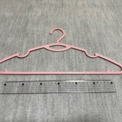 プラスチックハンガー23本の画像