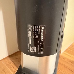 Panasonic製　コードレス掃除機　スタンドつきの画像