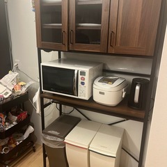 食器棚の画像