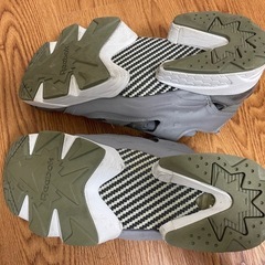 Reebok ポンプスニーカー
の画像
