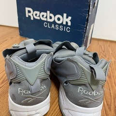 Reebok ポンプスニーカー
の画像