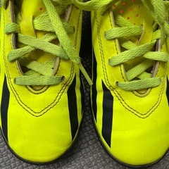 19㎝　adidas トレーニングシューズ サッカー　フットサル　キッズ　ジュニア
の画像