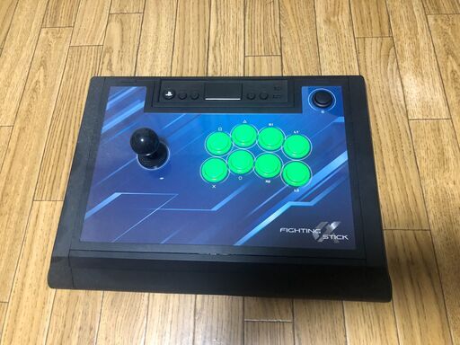 アーケードコントローラ　ファイティングスティックα（PS5・PC対応）