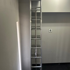 三段階式梯子の画像