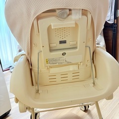 combi ハイローチェア(新生児クッション付)の画像