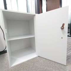 鍵付きカラーボックス ホワイトの画像