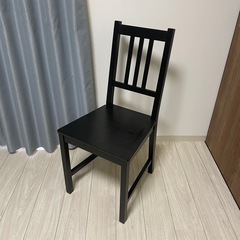 IKEAテーブル&椅子2脚の画像