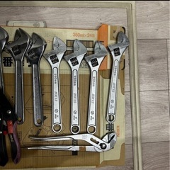未使用品の多数工具類と工具箱セットの画像