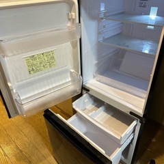 シャープ冷蔵庫の画像