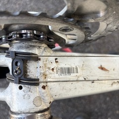 自転車に突っ込まれた自転車　パーツ取りなどの画像