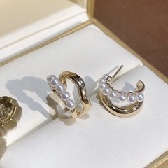 新品未使用　デザインピアス　ピアス　レディース　パール　ゴールドの画像