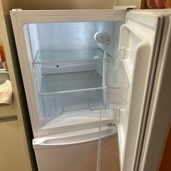 アイリスオーヤマ 冷蔵庫 142L ホワイト 幅50cm IRSD-14A-W 2ドア 右開きの画像