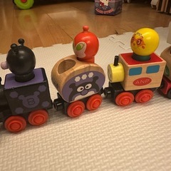 【受け渡し決定】アンパンマン　木製の列車とキャラクターの画像