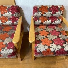 🪑花柄のレトロな椅子、ソファチェアーの画像