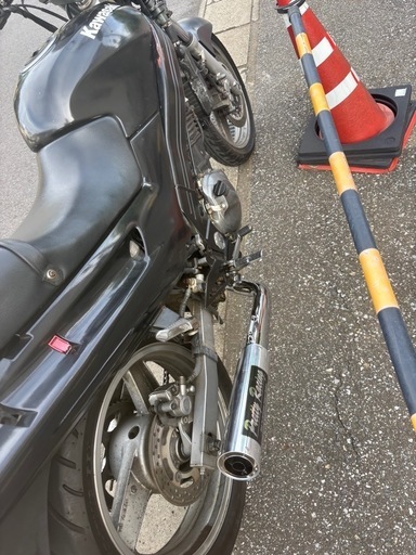 ネイキット　マフラー　中古です　使わなくなったので安くお譲りします ZZR250 ネイキッド仕様 (テイさん) 小室のカワサキの中古
