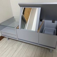 ドレッサー　鏡つきテーブルの画像
