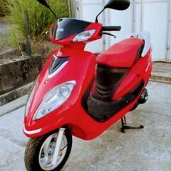 SYM アティラ 125cc  赤黒ツートンカラーの画像