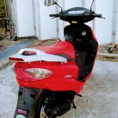 SYM アティラ 125cc  赤黒ツートンカラーの画像
