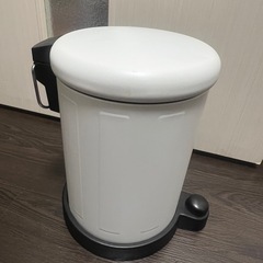 IKEAのゴミ箱の画像
