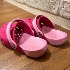 crocs（クロックス）　サンダル　c8（15.5cm）　ピンクの画像