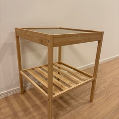IKEA サイドテーブルの画像