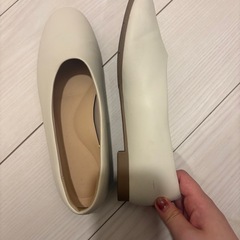 白ローヒールの画像