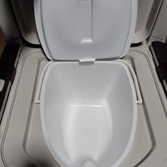 【新品未使用】ポータブルトイレの画像