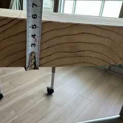 小さいテーブルの画像
