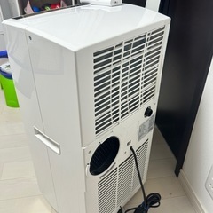 早い者勝ち！美品ポータブルエアコン！アイリスオーヤマIPC-221N滑出し窓用排熱シートパネル付！の画像
