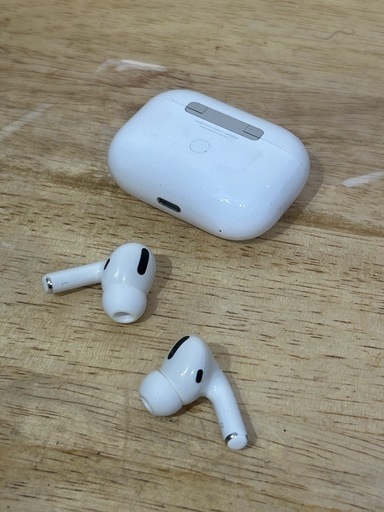 今月処分！AirPods Pro 本体 充電ケース付き 今月処分！AirPods Pro 本体 充電ケース付き 今月処分！AirPods Pro