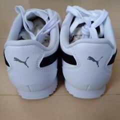 PUMA チュリーノ スニーカー　23cmの画像