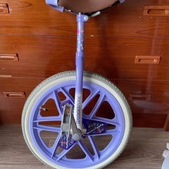 紫の一輪車18インチの画像