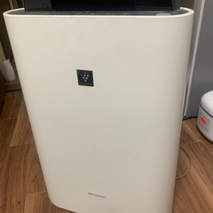 テレビ、加湿器、扇風機、掃除機
の画像
