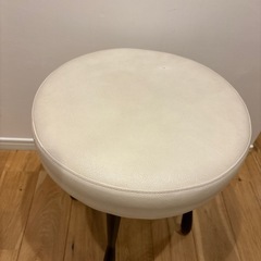 丸椅子　　白　アイアン　チェアの画像