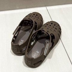 美品イゴール風子供サンダル29サイズの画像