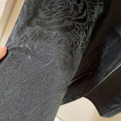 【新品】ノースリーブワンピース　黒　花柄　サテンの画像