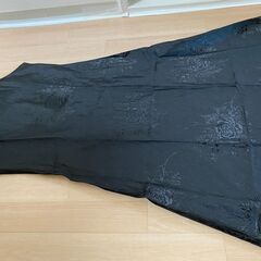 【新品】ノースリーブワンピース　黒　花柄　サテンの画像