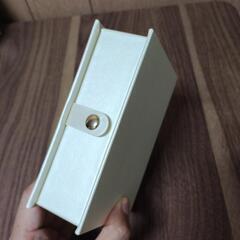 4℃ アクセサリーケースの画像