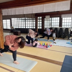 🌞【夏休み特別企画】お寺で親子ヨガ教室🧘‍♀️🧘‍♂️の画像