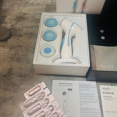 【美品】美容家電2種類・美容液セットの画像