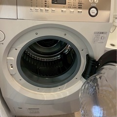 (運搬費込み)SHARP 9.0kg 2015年製 ドラム式洗濯機‼️美品‼️ES-V600-NRの画像