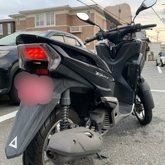 Yamaha Tricity ブラック三輪スクーターの画像