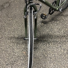 【福岡/新品/訳あり】RENAULT クロスバイク オリーブグリーンの画像
